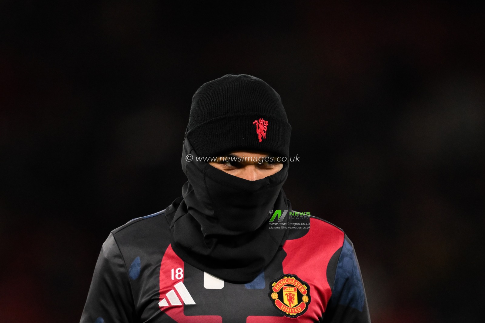 Casemiro of Manchester United during the pre-game warm up ahead of the Emirates FA Cup Fourth Round match Manchester United vs Leicester City at Old Trafford, Manchester, United Kingdom, 7th February 2025

(Photo by Craig Thomas/News Images)