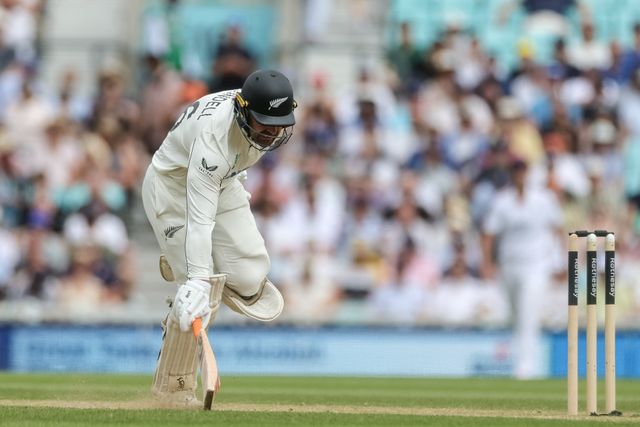 Tom Blundell of New Zealand reaches for the crease as he makes one run during the 2nd Rothesay Test Match Day 4 match England vs New Zealand at The Kia Oval, London, United Kingdom on 20 June 2026

(Photo by Mark Cosgrove/News Images)