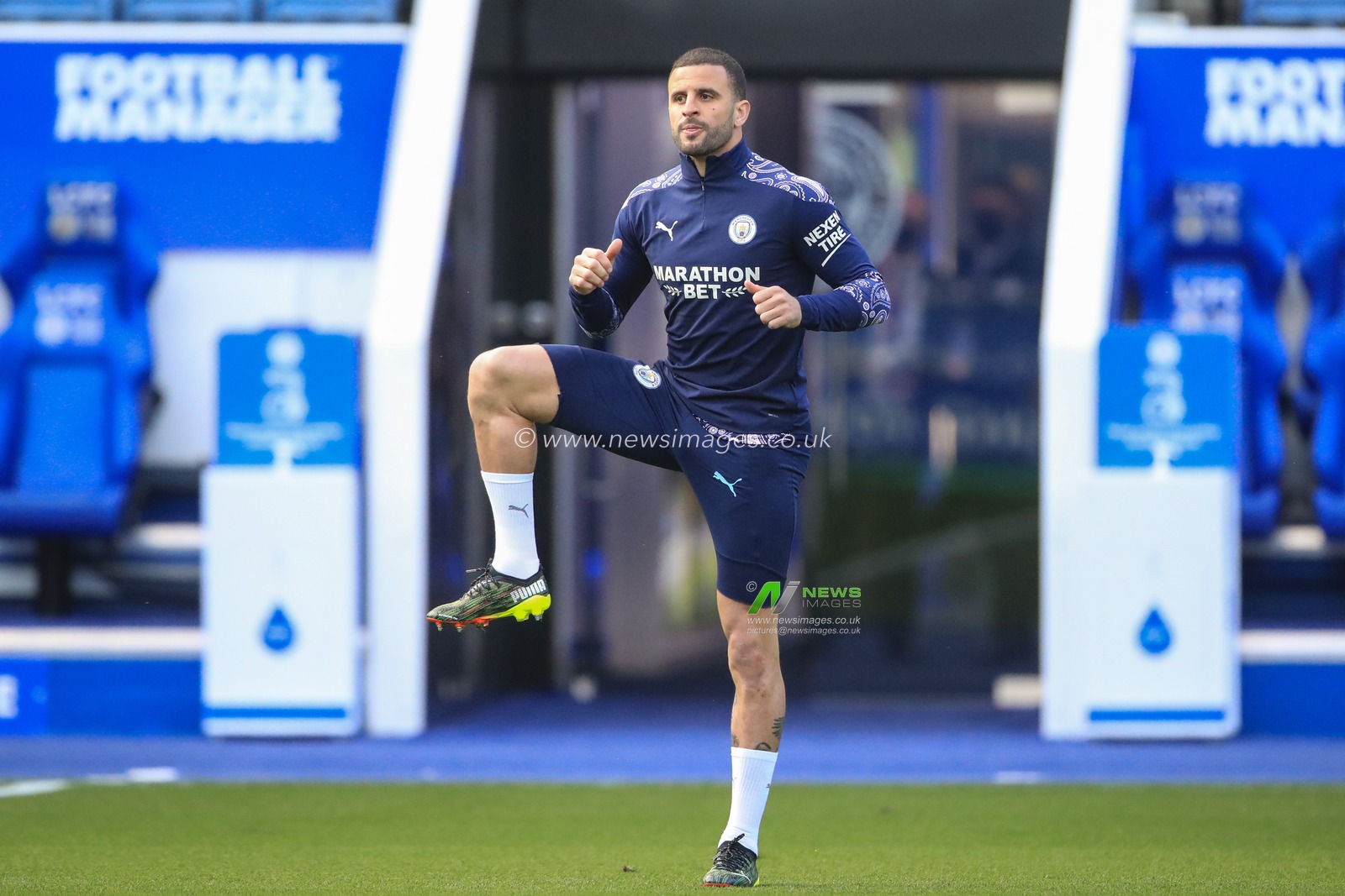 Kyle Walker #2 of Manchester City during the pre-game warmup
