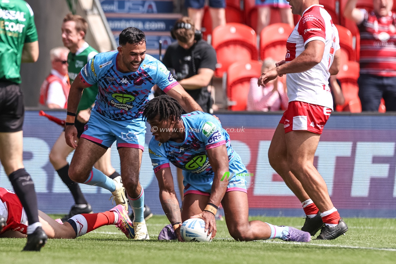 Junior Nsemba of Wigan Warriors goes over for a try during the Betfred Challenge Cup Semi-Final Hull KR v Wigan Warriors at Eco-Power Stadium, Doncaster, United Kingdom, 18th May 2024

(Photo by Mark Cosgrove/News Images)