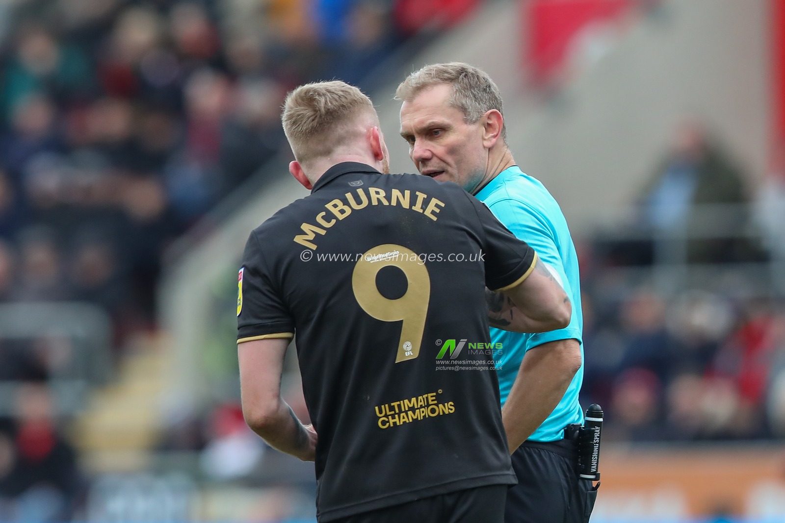 Oliver McBurnie #9 of Sheffield United talks with Referee Graham Scott during the Sky Bet Championship match Rotherham United vs Sheffield United at New York Stadium, Rotherham, United Kingdom, 4th February 2023

(Photo by Gareth Evans/News Images)