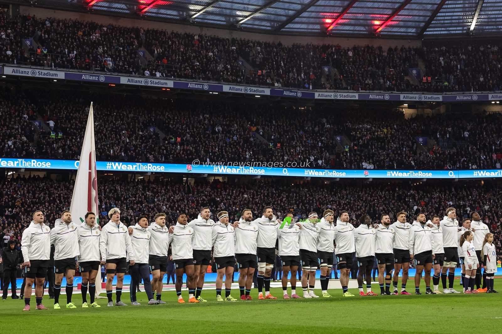 England team sing the national anthem God save the King during the Quilter Nations Series 2025 match England vs Argentina at Allianz Stadium, Twickenham, United Kingdom, 23rd November 2025

(Photo by Mark Cosgrove/News Images)

*** GER AUT SUI OUT ***