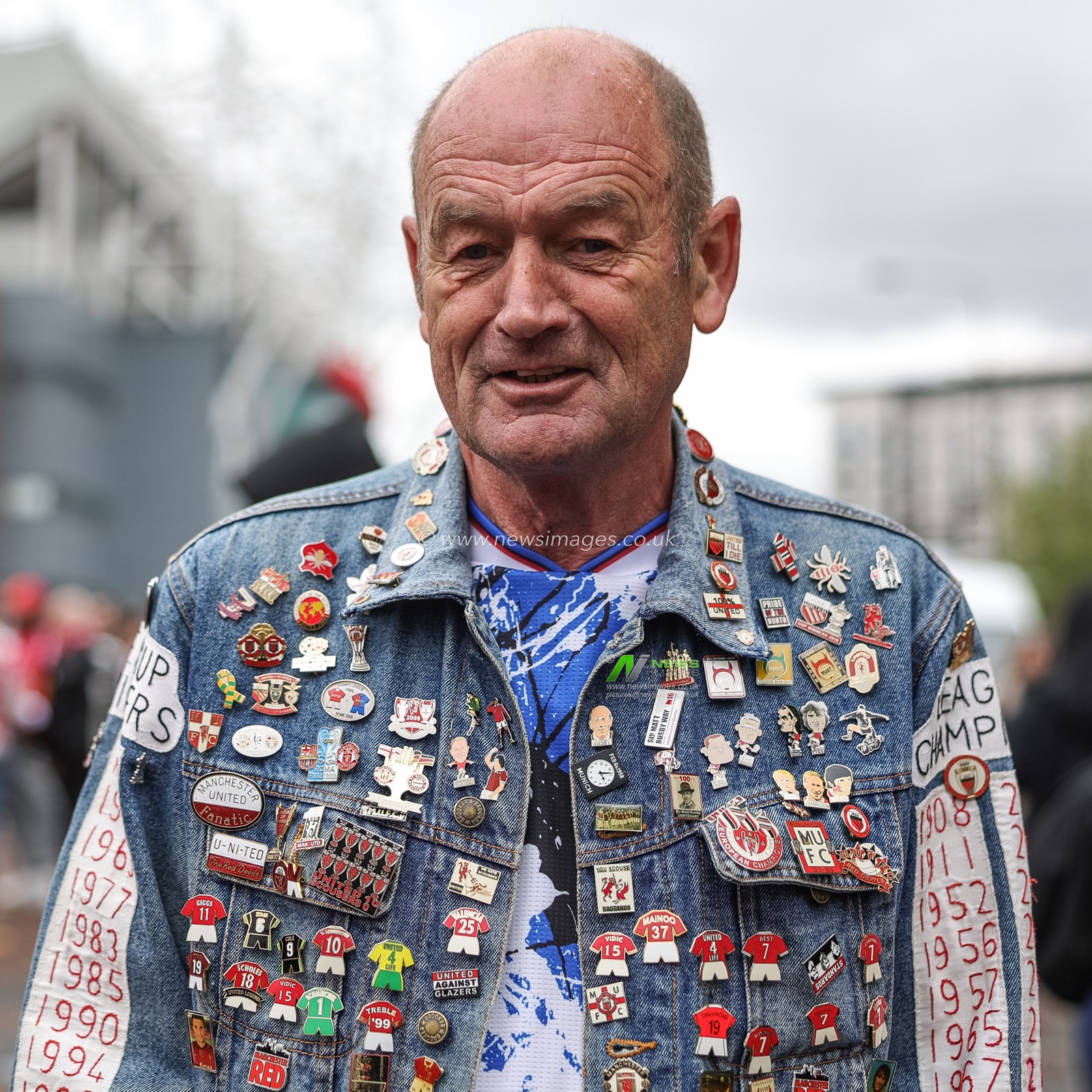 Manchester United fan with pin badges on his denim coat during the Premier League match Manchester United vs Liverpool at Old Trafford, Manchester, United Kingdom on 03 May 2026

(Photo by Mark Cosgrove/News Images)