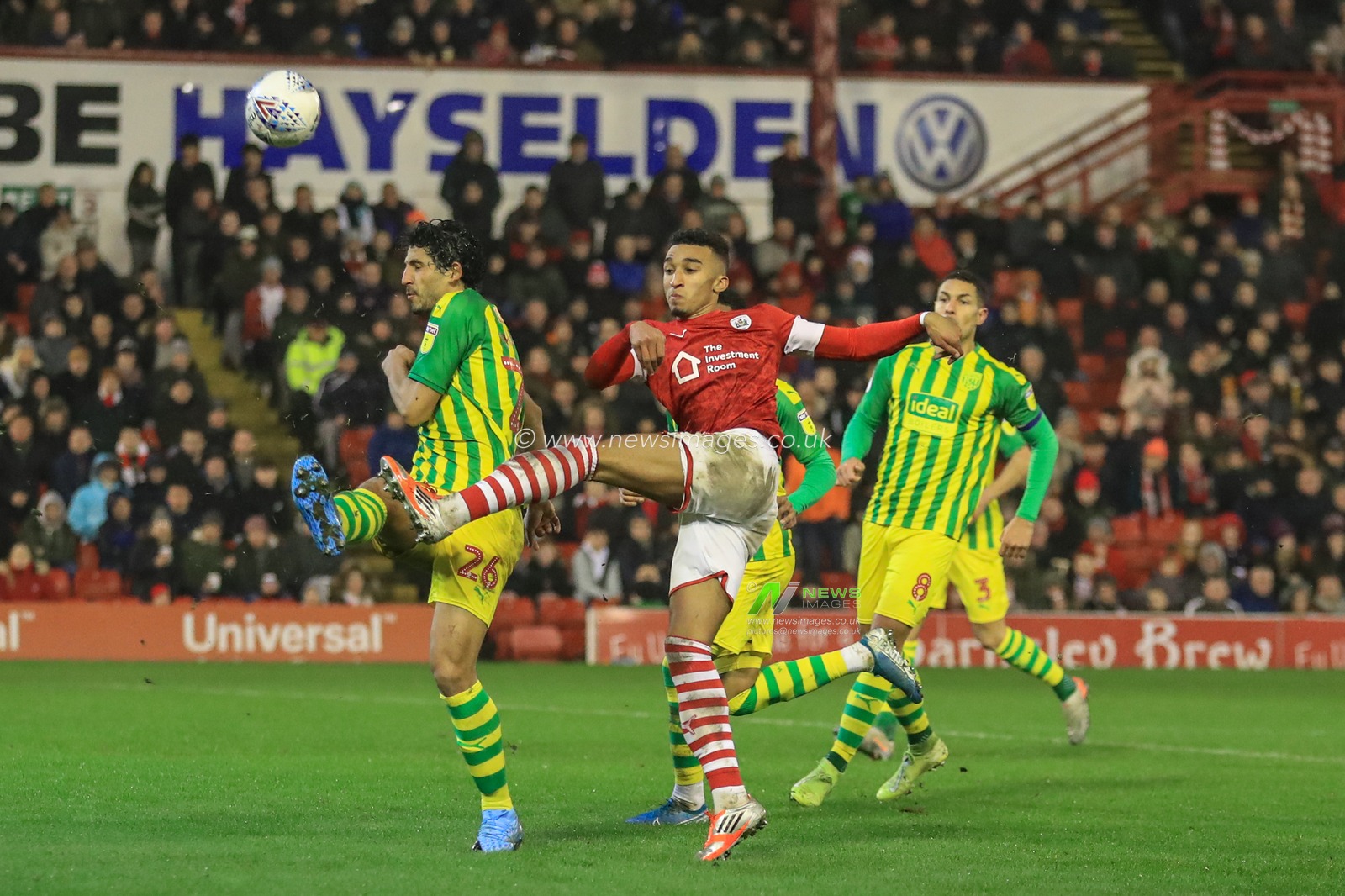 26th December 2019, Oakwell, Barnsley, England; Sky Bet Championship, Barnsley v West Bromwich Albion : Jacob Brown (7) of Barnsley in action during the game 

Credit: Mark Cosgrove/News Images