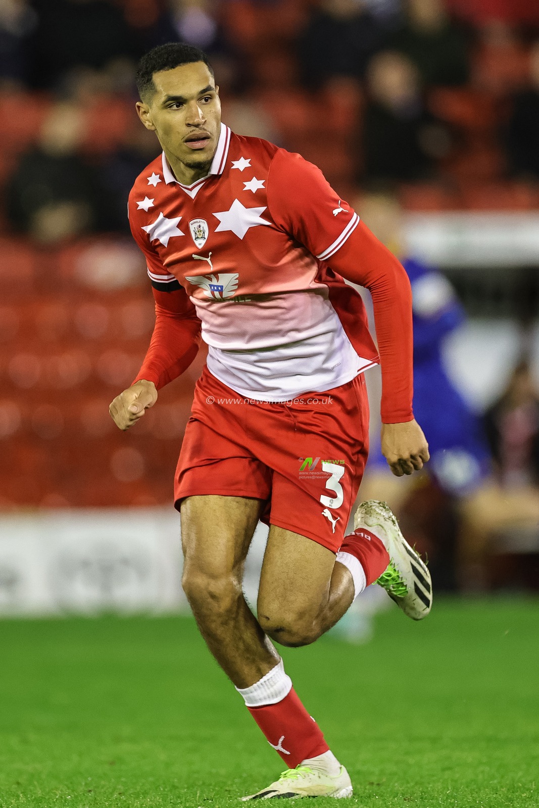Jon Russell #3 of Barnsley during the Sky Bet League 1 match Barnsley vs Shrewsbury Town at Oakwell, Barnsley, United Kingdom, 24th October 2023

(Photo by Mark Cosgrove/News Images)