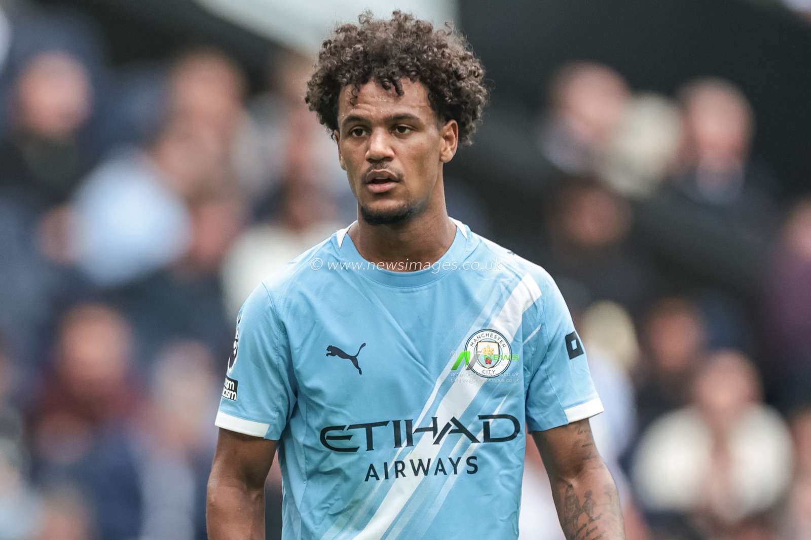 Oscar Bobb of Manchester City during the Premier League match Manchester City vs Tottenham Hotspur at Etihad Stadium, Manchester, United Kingdom, 23rd August 2025

(Photo by Mark Cosgrove/News Images)