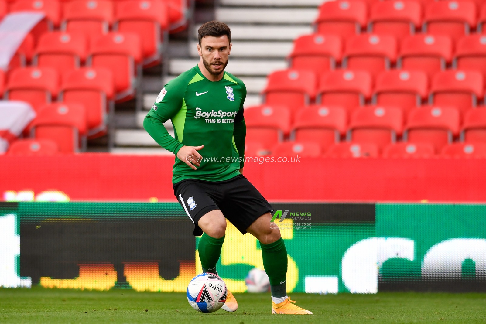 Scott Hogan (9) of Birmingham City with the ball