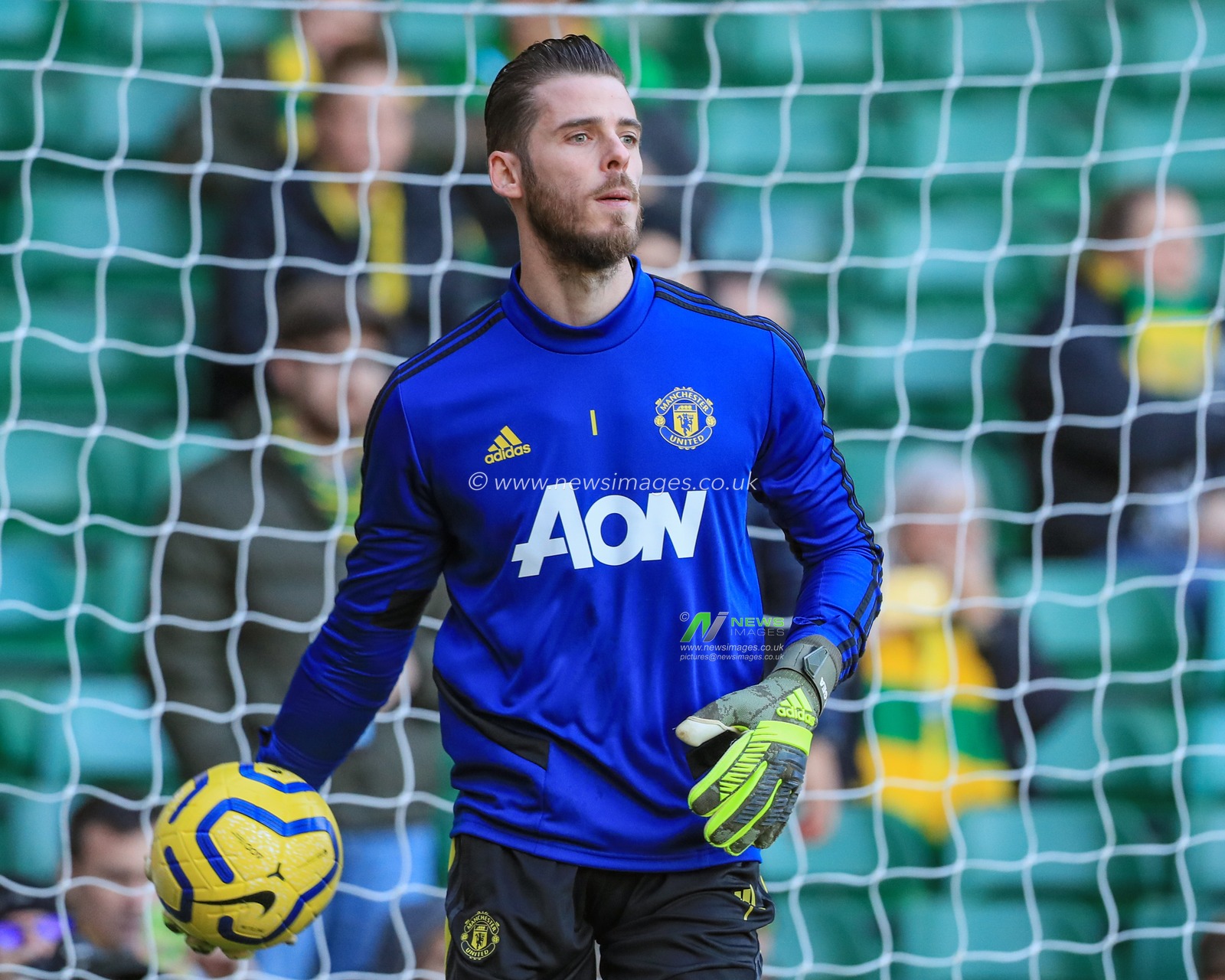 27th October 2019, Carrow Road, Norwich, England; Premier League, Norwich City v Manchester United : David de Gea (1) of Manchester United warming up 

Credit: Mark Cosgrove/News Images
