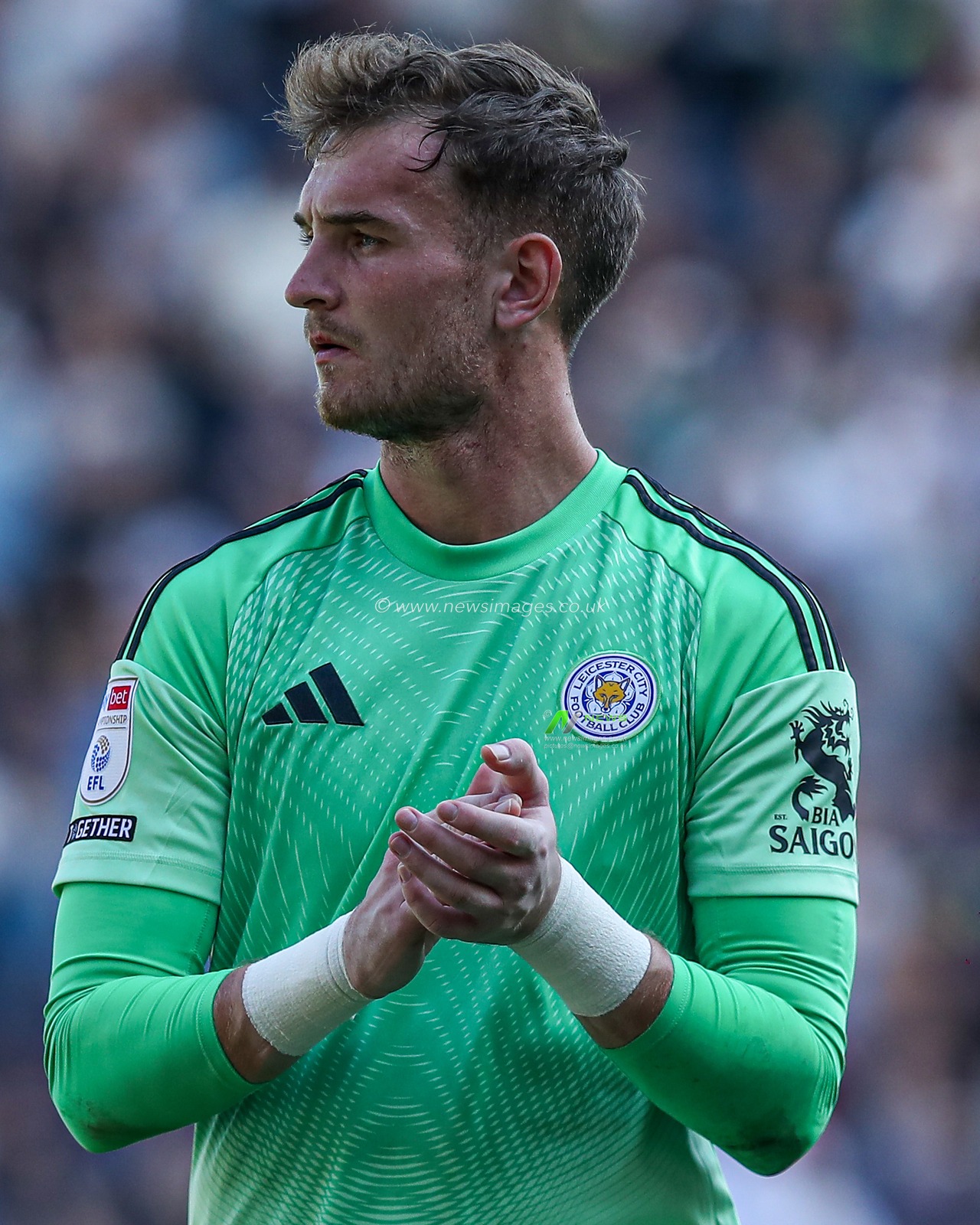 Jakub Stolarczyk of Leicester City claps away fans after the Sky Bet Championship match Preston North End vs Leicester City at Deepdale, Preston, United Kingdom, 16th August 2025

(Photo by Jorge Horsted/News Images)