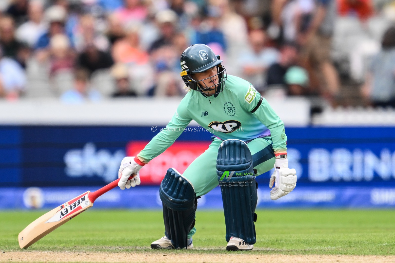Paige Scholfield of Oval Invincibles reaches for the crease during the The Hundred match Manchester Originals Women vs Oval Invincibles Women at Old Trafford, Manchester, United Kingdom, 6th August 2024

(Photo by Craig Thomas/News Images)