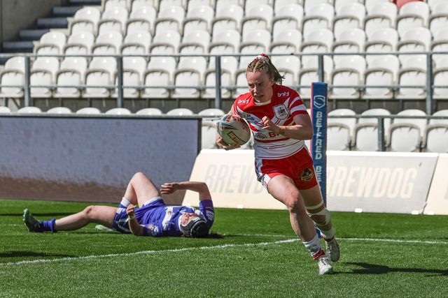 Dani McGifford of St Helen’s goes over for a try during the Betfred Women's Challenge Cup Quarter Final match St Helens vs Barrow Raiders at The BrewDog Stadium, St Helens, United Kingdom on 25 April 2026

(Photo by Mark Cosgrove/News Images)