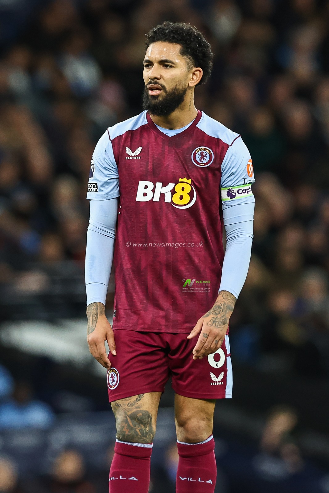 Douglas Luiz of Aston Villa during the Premier League match Manchester City vs Aston Villa at Etihad Stadium, Manchester, United Kingdom, 3rd April 2024

(Photo by Mark Cosgrove/News Images)