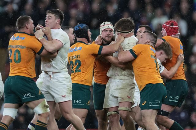Tempers flare between player from both teams during the Quilter Nations Series 2025 match England vs Australia at Allianz Stadium, Twickenham, United Kingdom, 1st November 2025

(Photo by Mark Cosgrove/News Images)

*** GER AUT SUI OUT ***