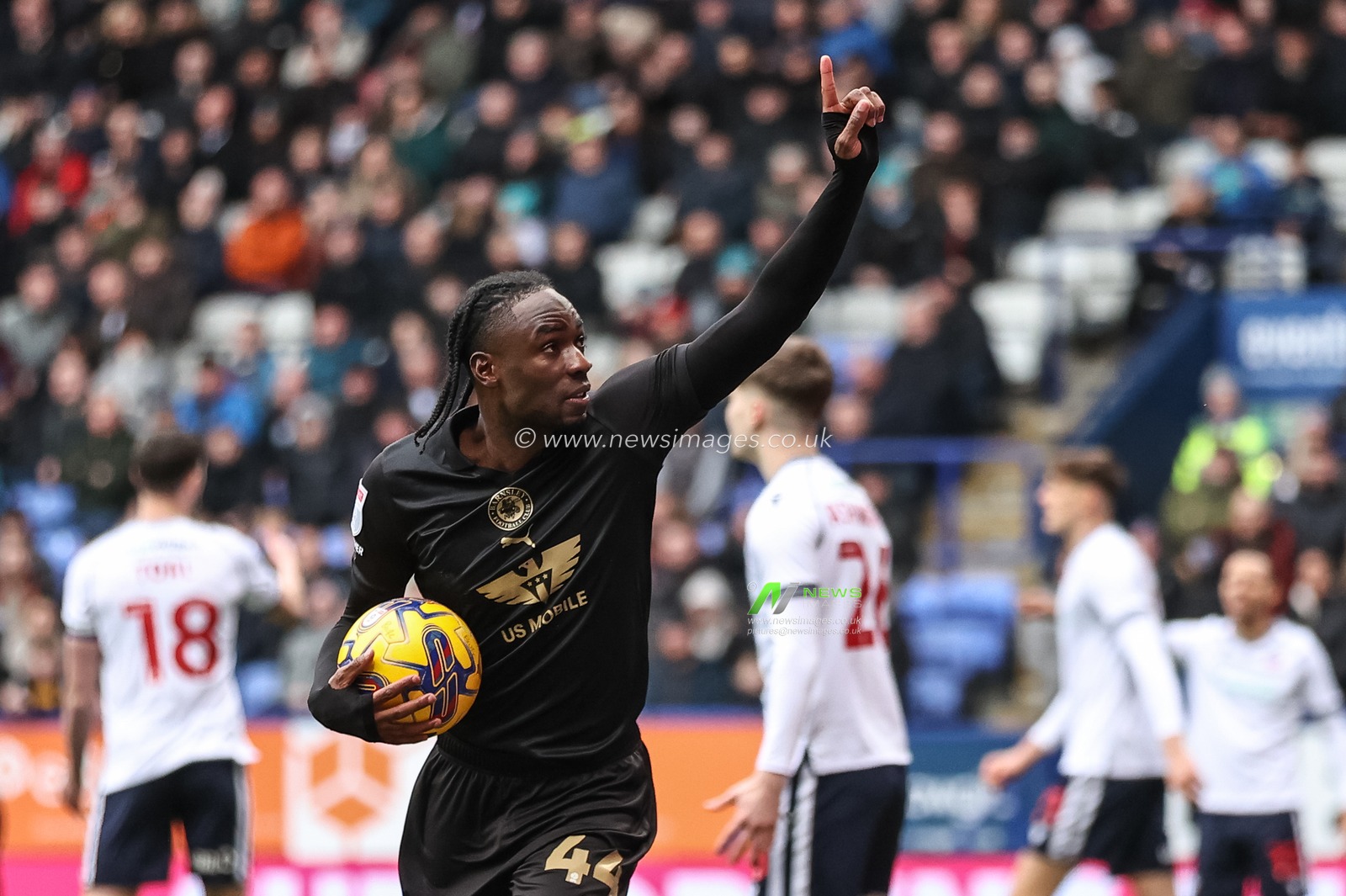 Devante Cole of Barnsley celebrates his goal to make it 0-1 during the Sky Bet League 1 match Bolton Wanderers vs Barnsley at Toughsheet Community Stadium, Bolton, United Kingdom, 3rd February 2024

(Photo by Mark Cosgrove/News Images)
