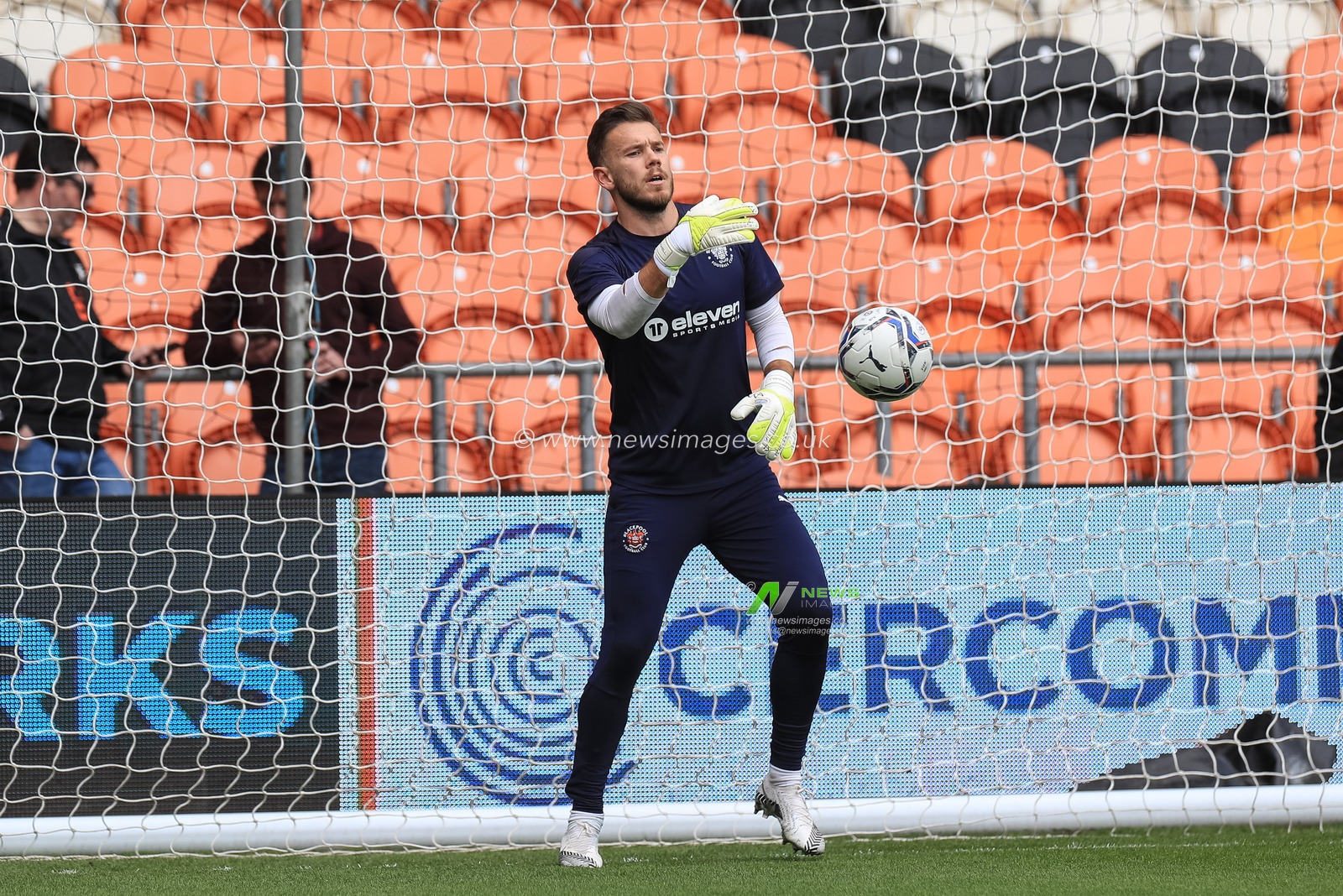 Chris Maxwell #1 of Blackpool during pre-game warm up