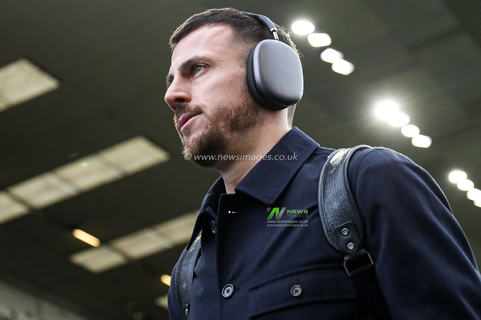 Martin Dubravka of Burnley arrives at ground ahead of the Premier League match Burnley vs Everton at Turf Moor, Burnley, United Kingdom, 27th December 2025

(Photo by Jorge Horsted/News Images)

*** GER AUT SUI OUT ***