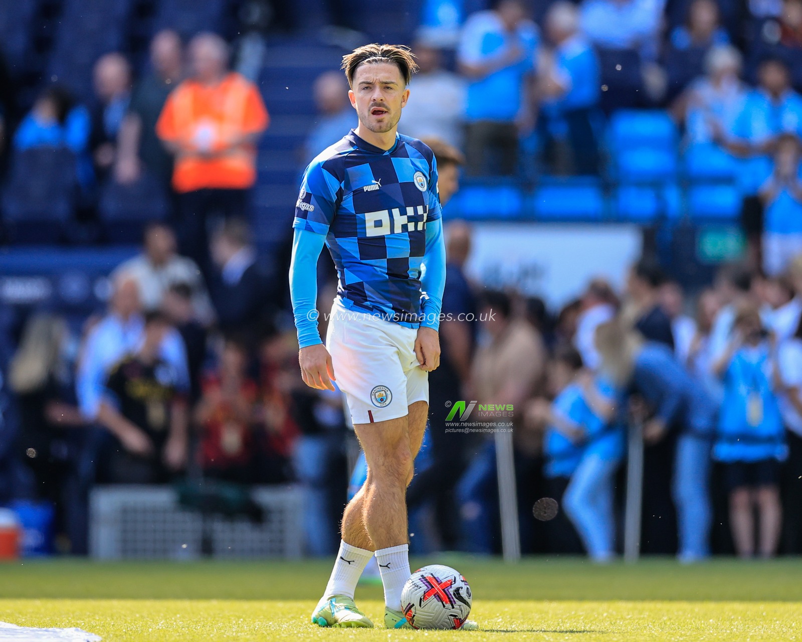 Jack Grealish #10 of Manchester City in the pregame warmup session during the Premier League match Manchester City vs Chelsea at Etihad Stadium, Manchester, United Kingdom, 21st May 2023

(Photo by Conor Molloy/News Images)