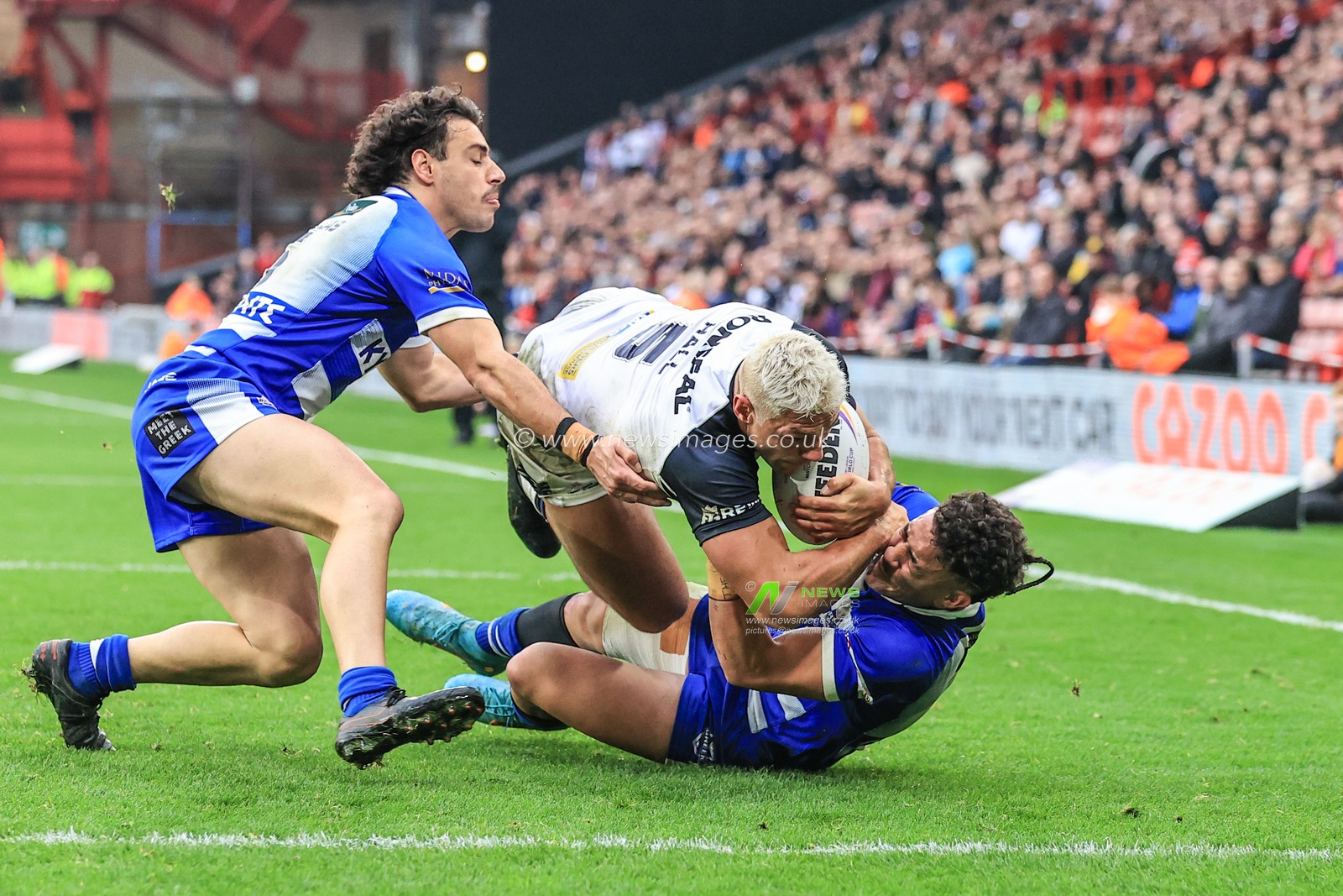 Ryan Hall of England goes over for a try during the Rugby League World Cup 2021 match England vs Greece at Bramall Lane, Sheffield, United Kingdom, 29th October 2022

(Photo by Mark Cosgrove/News Images)