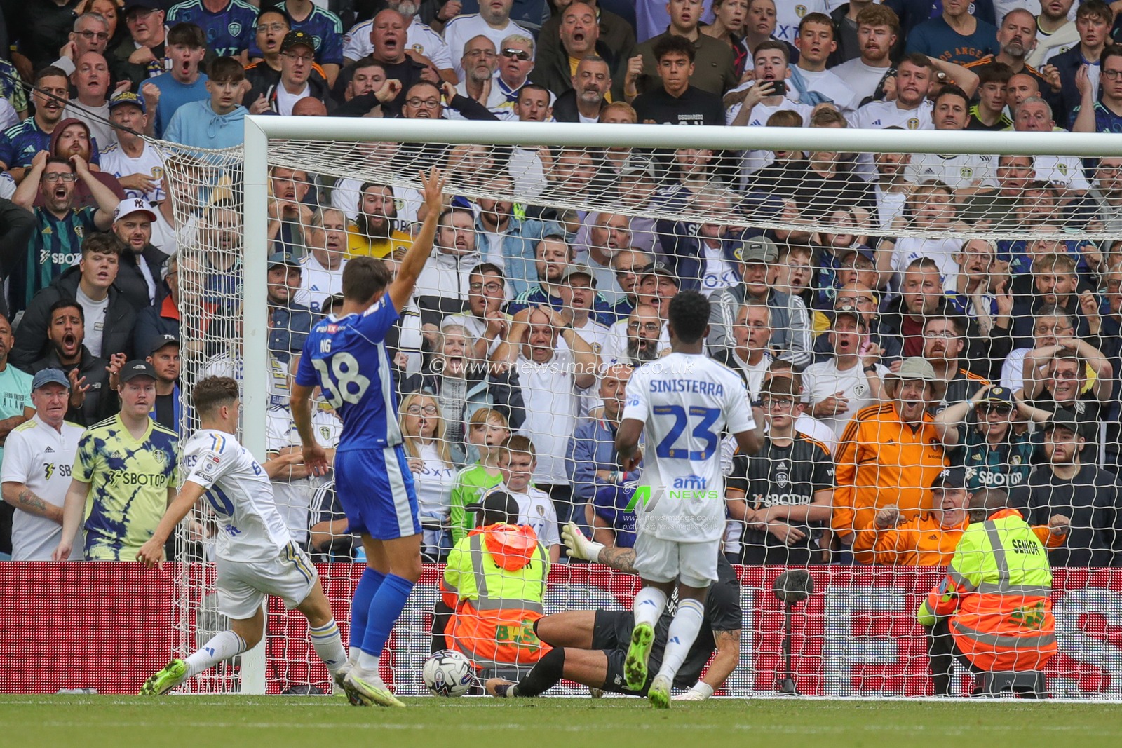 Daniel James #20 of Leeds United puts the ball in the net but is ruled offside during the Sky Bet Championship match Leeds United vs Cardiff City at Elland Road, Leeds, United Kingdom, 6th August 2023

(Photo by James Heaton/News Images)