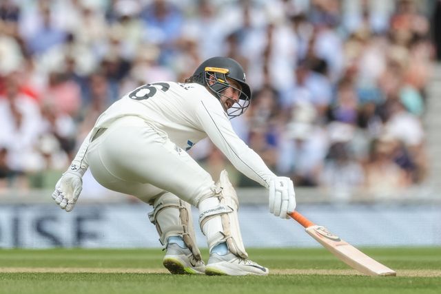 Tom Blundell of New Zealand reaches for the crease during the 2nd Rothesay Test Match Day 4 match England vs New Zealand at The Kia Oval, London, United Kingdom on 20 June 2026

(Photo by Mark Cosgrove/News Images)