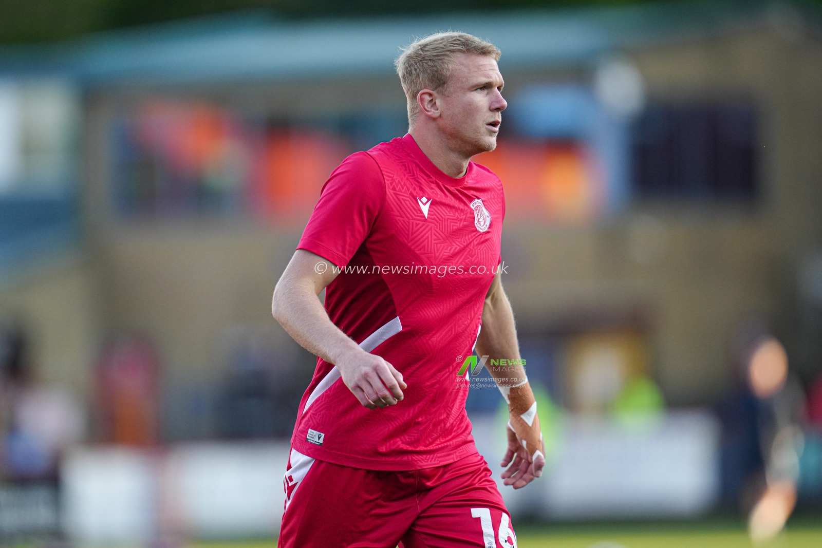 Lewis Freestone of Stevenage ahead of the Sky Bet League 1 match Stevenage vs Birmingham City at Lamex Stadium, Stevenage, United Kingdom, 24th April 2025

(Photo by Harvey Murphy/News Images)