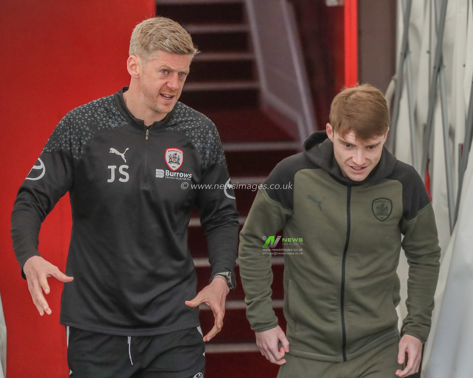 Jon Stead first team coach of Barnsley arrives with Luca Connell of Barnsley during the Sky Bet League 1 match Charlton Athletic vs Barnsley at The Valley, London, United Kingdom, 6th April 2024

(Photo by Alfie Cosgrove/News Images)