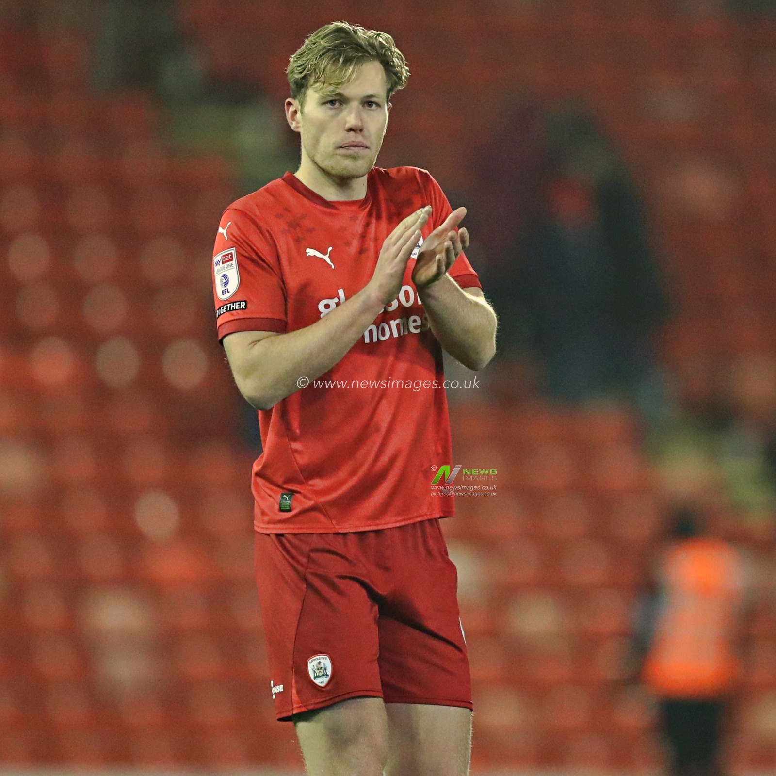 Barnsley's Sam Cosgrove after the Sky Bet League 1 match Barnsley vs Reading at Oakwell, Barnsley, United Kingdom, 26th November 2024

(Photo by Sam Eaden/News Images)
