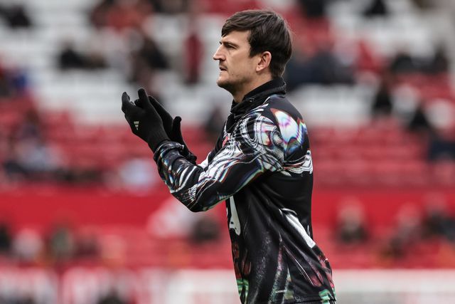 Harry Maguire of Manchester United applauds the fans during the Premier League match Manchester United vs Crystal Palace at Old Trafford, Manchester, United Kingdom on 01 March 2026

(Photo by Mark Cosgrove/News Images)