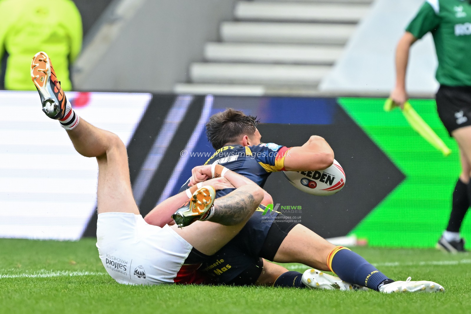 Arthur Mourgue of Catalan Dragons goes over for a try to make it 6-6 during the Betfred Super League Round 25 match Salford Red Devils vs Catalans Dragons at Salford Community Stadium, Eccles, United Kingdom, 7th September 2024

(Photo by Cody Froggatt/News Images)