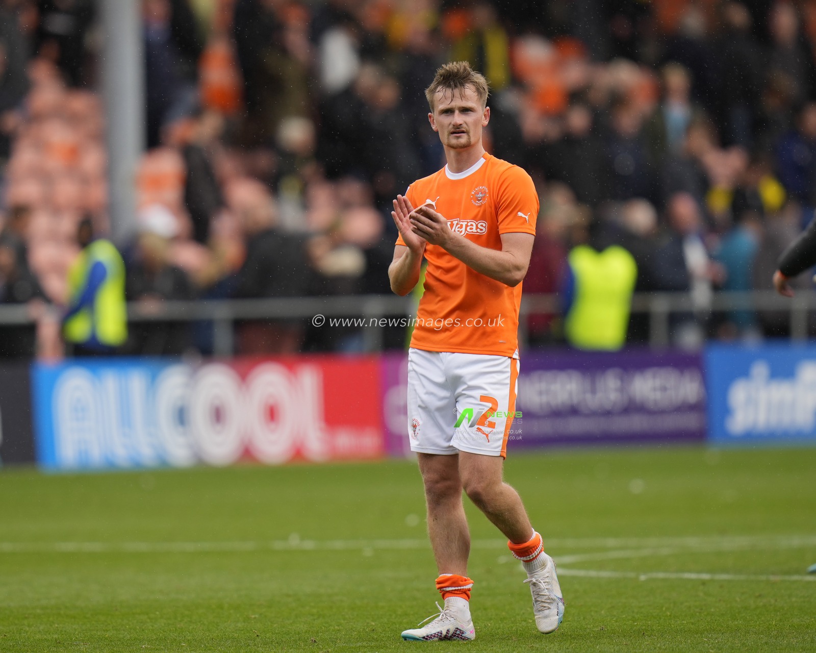 Callum Connolly #2 of Blackpool salutes the fans after the Sky Bet League 1 match Blackpool vs Burton Albion at Bloomfield Road, Blackpool, United Kingdom, 5th August 2023

(Photo by Steve Flynn/News Images)