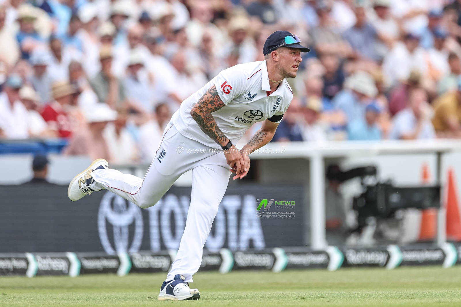 Brydon Carse of England fields the ball during the 1st Rothesay Test Match Day 1 England vs India at Headingley Cricket Ground, Leeds, United Kingdom, 20th June 2025

(Photo by Mark Cosgrove/News Images)