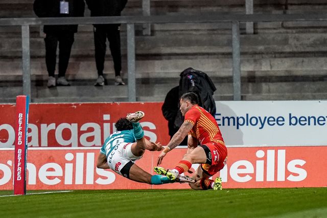 Tristan Sailor of St Helens goes over for a try during the Betfred Challenge Cup Quarter Final match St Helens vs Catalans Dragons at The BrewDog Stadium, St Helens, United Kingdom on 10 April 2026

(Photo by Maynard Manyowa/News Images)