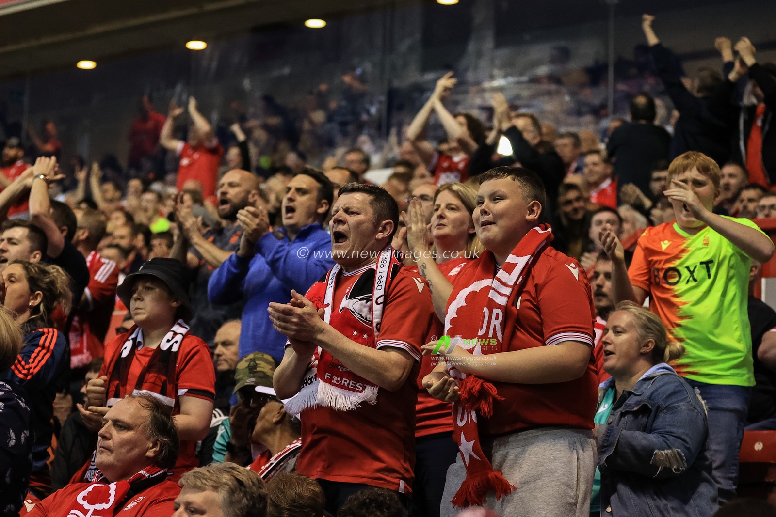 Nottingham Forest fans sing away