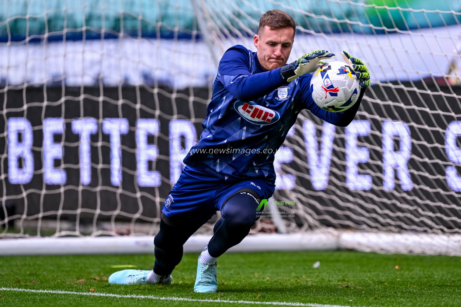 Jack Walton of Preston North End during the Sky Bet Championship match Preston North End vs Charlton Athletic at Deepdale, Preston, United Kingdom, 4th October 2025

(Photo by Adam Gee/News Images)