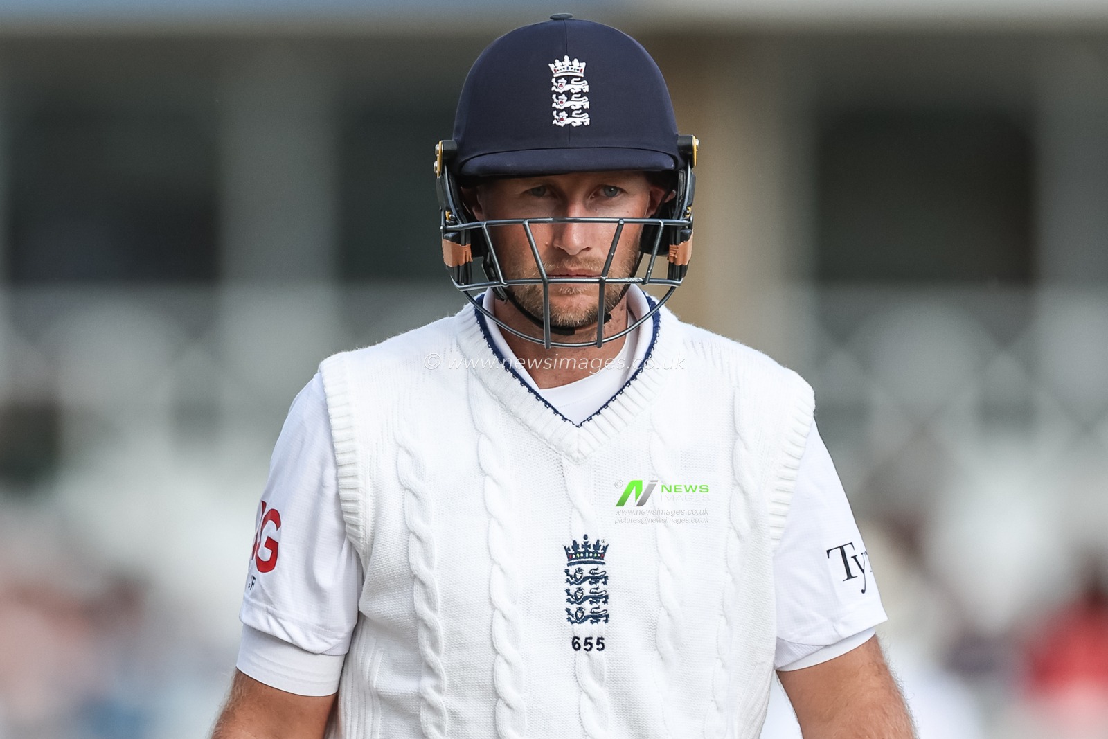 Joe Root of England leaves the field of play after been caught out by Williams, bowled by Muzarabani during the Rothesay Test Match Day 1 England vs Zimbabwe at Trent Bridge, Nottingham, United Kingdom, 22nd May 2025

(Photo by Mark Cosgrove/News Images)