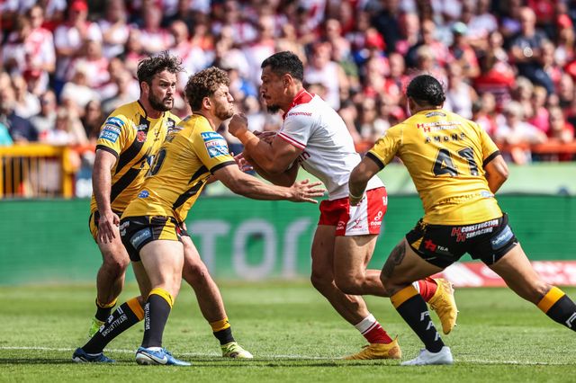 Sauaso Sue of Hull KR is tackled during the Betfred Super League round 21 match Hull KR vs Castleford Tigers at Sewell Group Craven Park, Kingston upon Hull, United Kingdom, 9th August 2025

(Photo by Alfie Cosgrove/News Images)