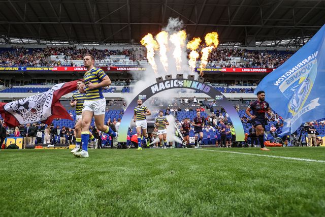 The teams come out for the game during the Betfred Super League Magic Weekend match Leigh Leopards vs Warrington Wolves at Leigh Sports Village, Leigh, United Kingdom on 04 July 2026

(Photo by Alfie Cosgrove/News Images)