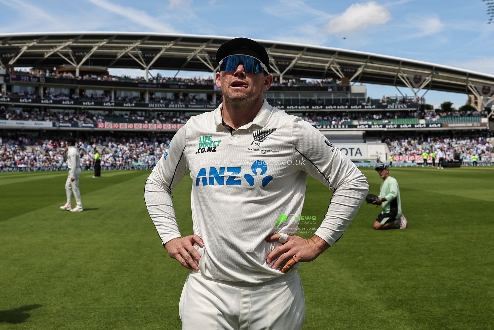 New Zealand captain Tom Latham warms up ahead of fielding in the first innings during the 2nd Rothesay Test Match Day 2 match England vs New Zealand at The Kia Oval, London, United Kingdom on 18 June 2026

(Photo by Mark Cosgrove/News Images)