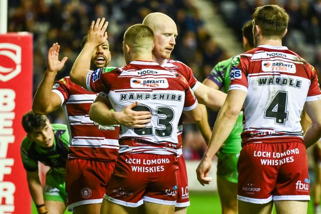 Ryan Hampshire of Wigan Warriors scores a try during the Betfred Super League Round 8 match Wigan Warriors vs Castleford Tigers at DW Stadium, Wigan, United Kingdom, 19th April 2024

(Photo by Craig Thomas/News Images)