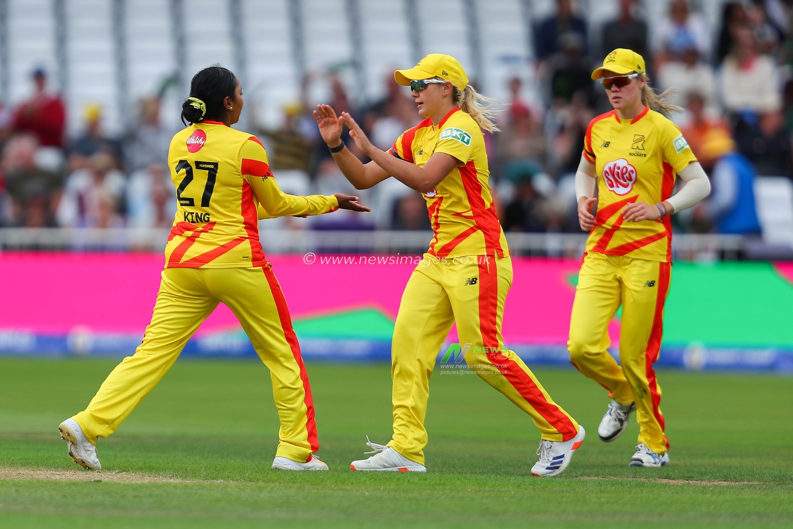 Alana King of Trent Rockets celebrates with teammates after the dismissal of Charlie Dean of London Spirit during the The Hundred match Trent Rockets Women vs London Spirit Women at Trent Bridge, Nottingham, United Kingdom, 7th August 2024

(Photo by Izzy Poles/News Images)