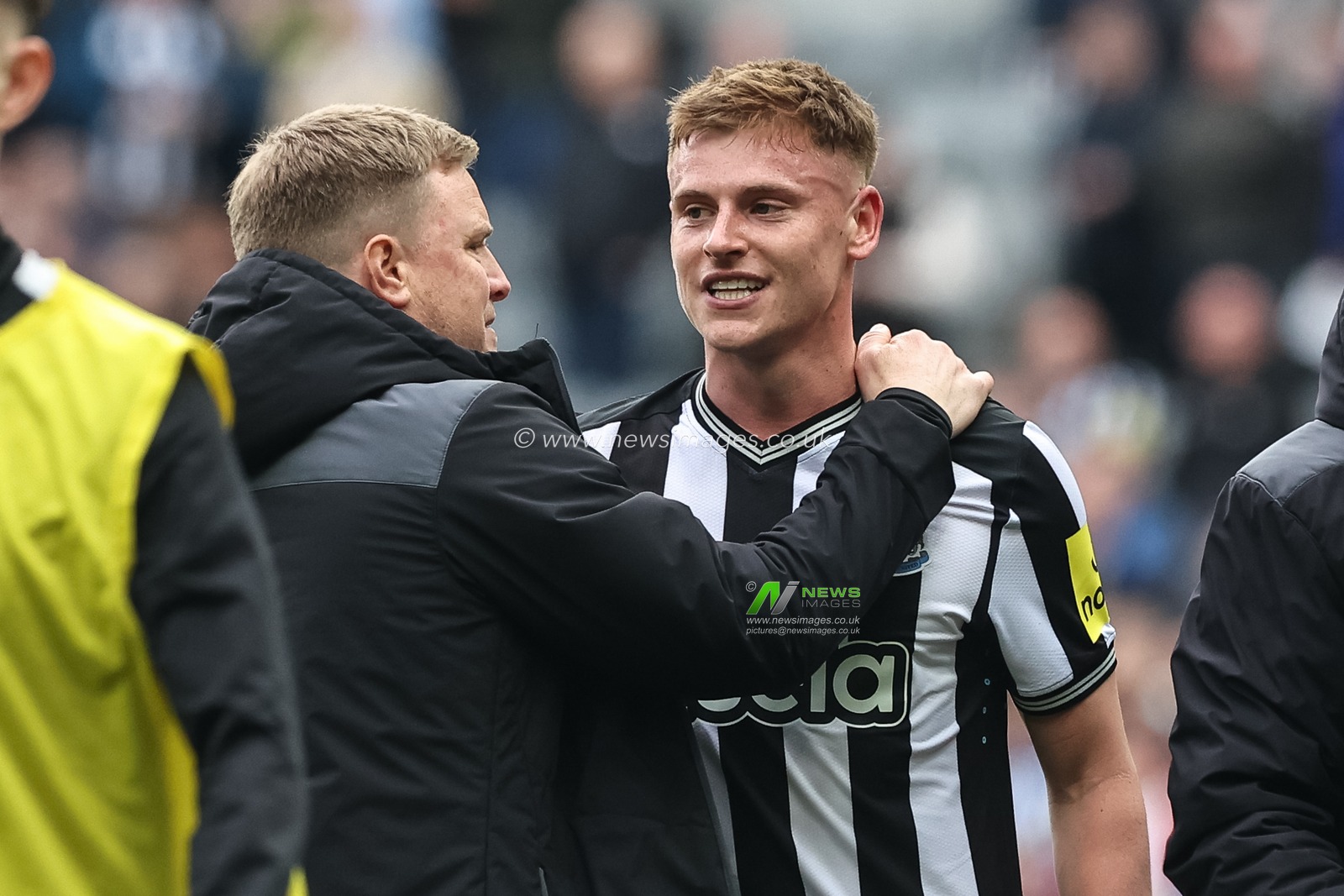 Eddie Howe manager of Newcastle United celebrates the win with Harvey Barnes of Newcastle United during the Premier League match Newcastle United vs West Ham United at St. James's Park, Newcastle, United Kingdom, 30th March 2024

(Photo by Mark Cosgrove/News Images)