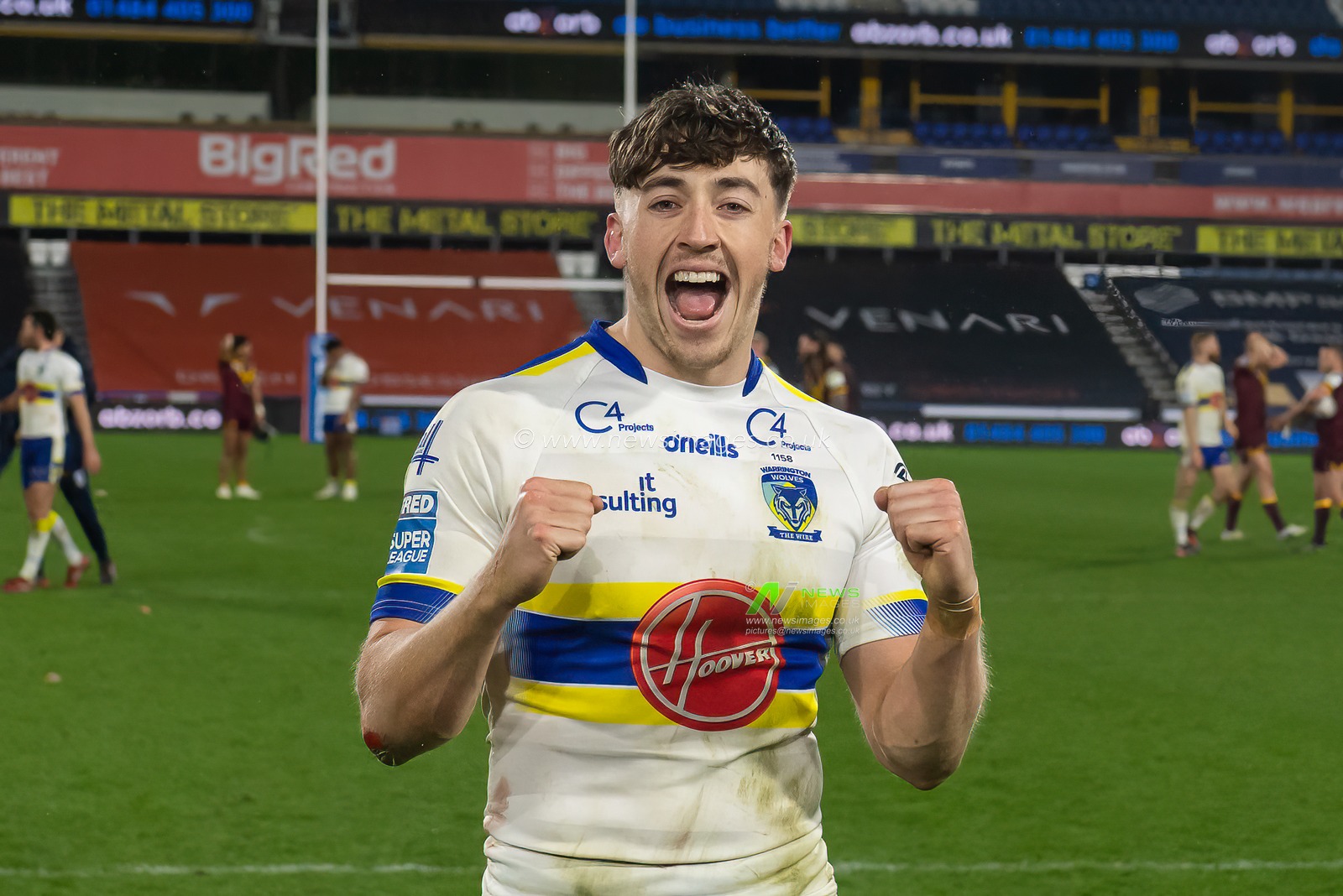 Matty Ashton #5 of Warrington Wolves celebrates at the end of the Betfred Super League Round 2 match Huddersfield Giants vs Warrington Wolves at John Smith's Stadium, Huddersfield, United Kingdom, 24th February 2023

(Photo by Craig Thomas/News Images)