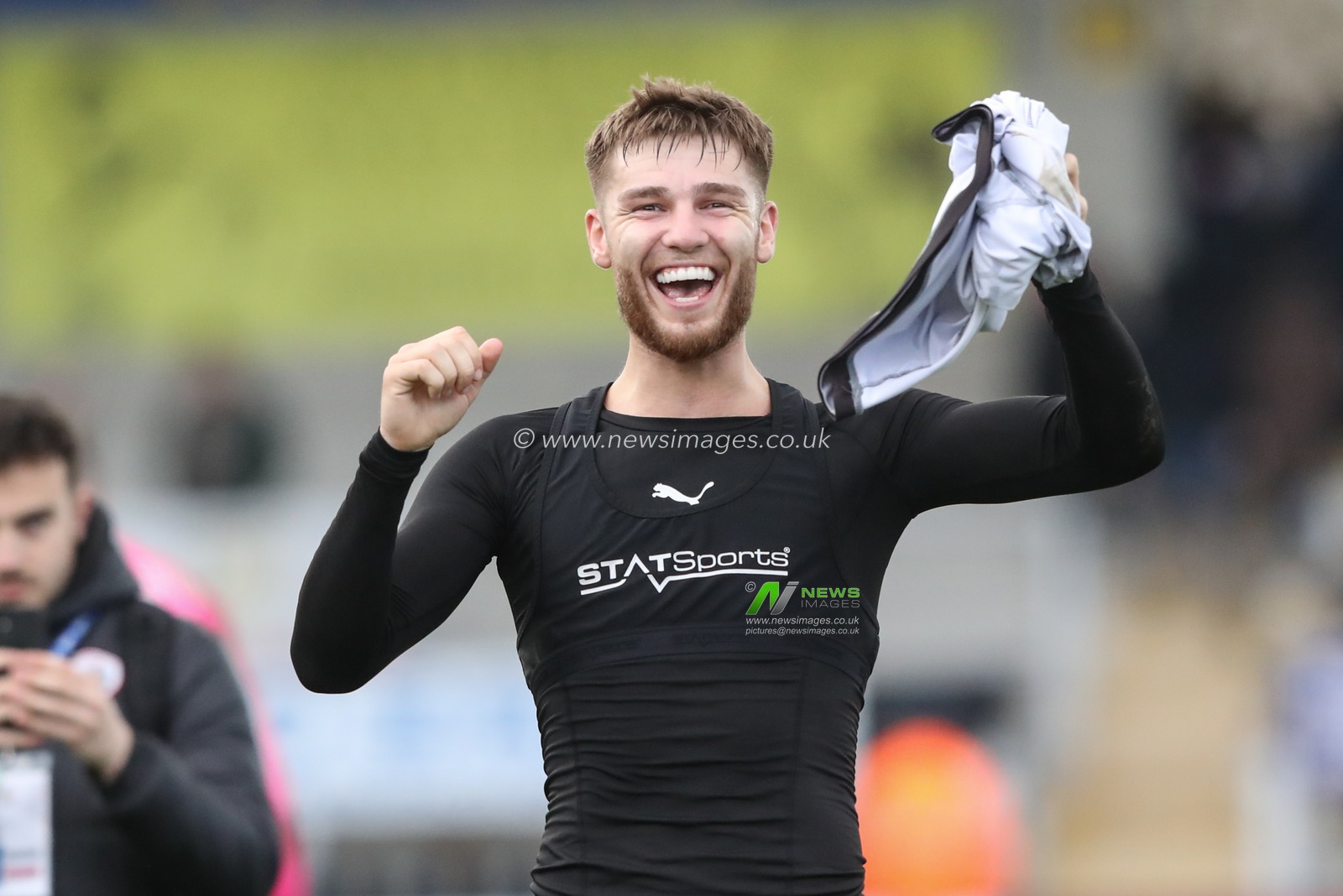 John Mcatee of Barnsley celebrates the win with the fans during the Sky Bet League 1 match Burton Albion vs Barnsley at Pirelli Stadium, Burton upon Trent, United Kingdom, 1st April 2024

(Photo by Alfie Cosgrove/News Images)