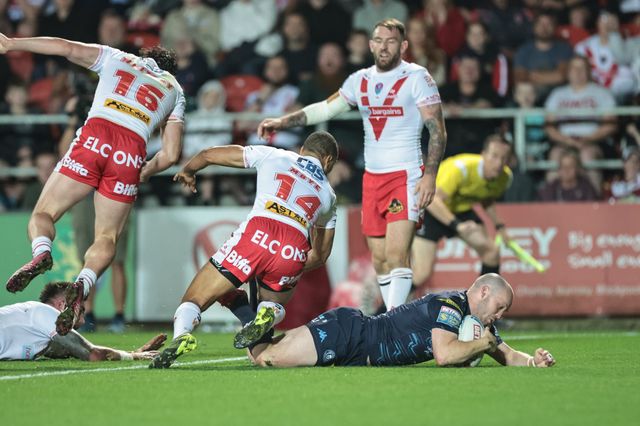Liam Marshall of Wigan Warriors goes over for a try during the Betfred Super League Round 25 match St Helens vs Wigan Warriors at Totally Wicked Stadium, St Helens, United Kingdom, 5th September 2025

(Photo by Mark Cosgrove/News Images)