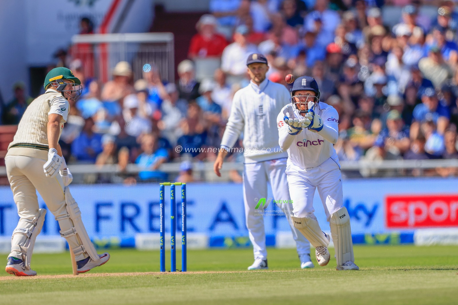 Jonny Bairstow of England catches the ball during the LV= Insurance Ashes Fourth Test Series Day One England vs Australia at Old Trafford, Manchester, United Kingdom, 19th July 2023

(Photo by Conor Molloy/News Images)