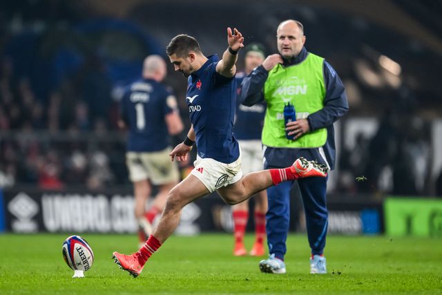 Thomas Ramos of France kicks a penalty during the 2025 Guinness 6 Nations match England vs France at Allianz Stadium,, Twickenham, United Kingdom, 8th February 2025

(Photo by Craig Thomas/News Images)