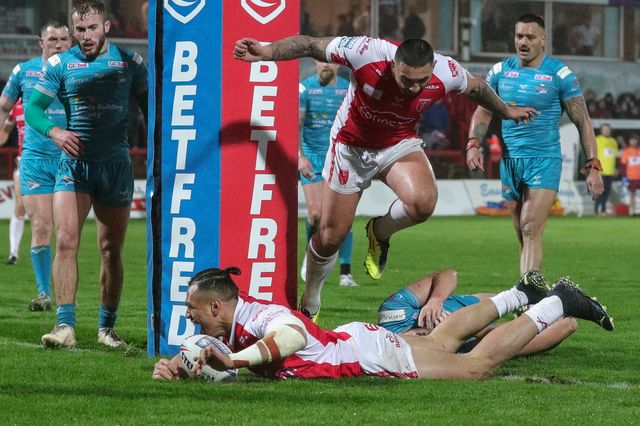 Betfred Super League Round 7 Hull KR v Leeds Rhinos