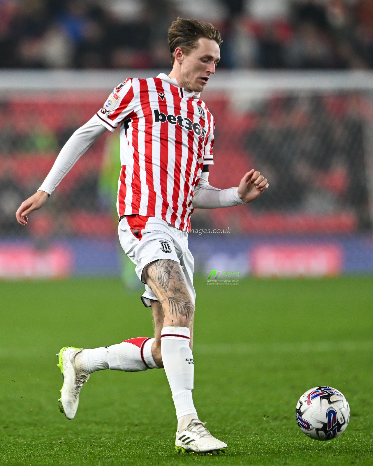Wouter Burger #6 of Stoke City in action during the Sky Bet Championship match Stoke City vs Leeds United at Bet365 Stadium, Stoke-on-Trent, United Kingdom, 25th October 2023

(Photo by Craig Thomas/News Images)