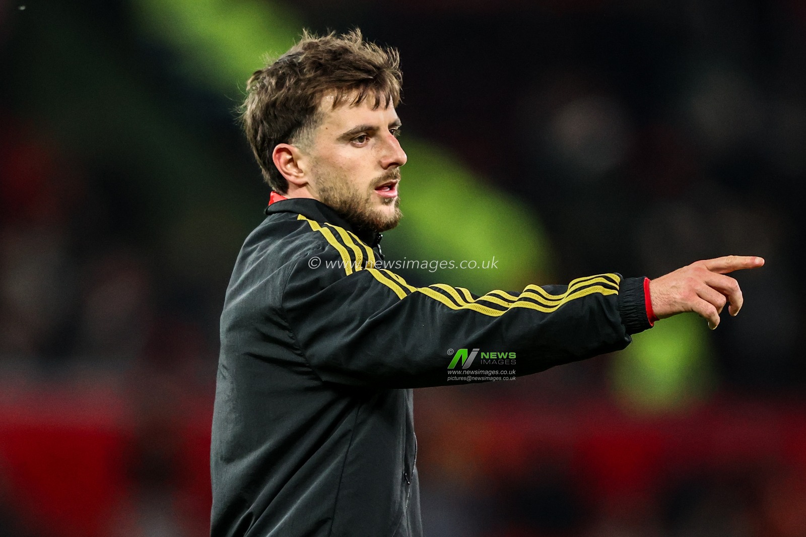 Mason Mount of Manchester Untied in the pregame warmup session during the Premier League match Manchester United vs Newcastle United at Old Trafford, Manchester, United Kingdom, 26th December 2025

(Photo by Alfie Cosgrove/News Images)

*** GER AUT SUI OUT ***