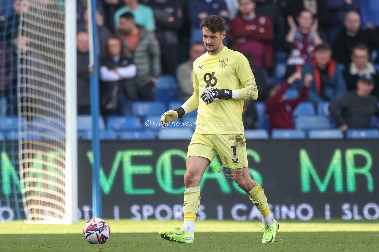 James Trafford of Burnley passes the ball during the Sky Bet Championship match Sheffield Wednesday vs Burnley at Hillsborough, Sheffield, United Kingdom, 19th October 2024

(Photo by Alfie Cosgrove/News Images)